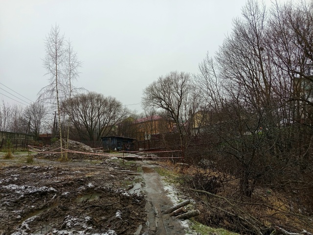 Здравствуйте.
На Бородинской 29а, где делали новый мост ...