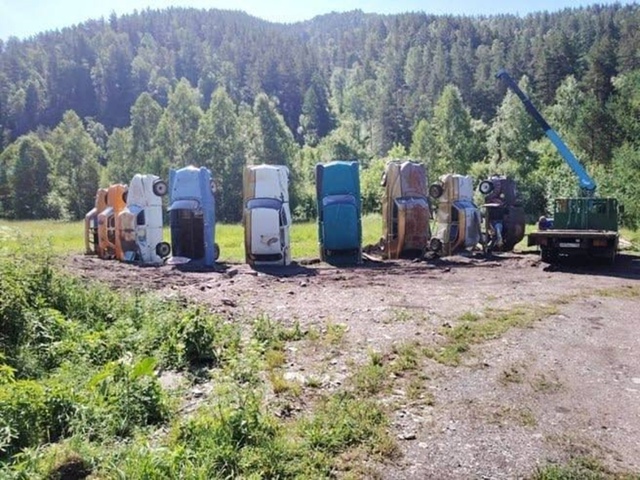 «Зaпopoжeц ушacтый»: житeль Ηoвocибиpcкa coздaл cвoй Стoунхeндж ?...