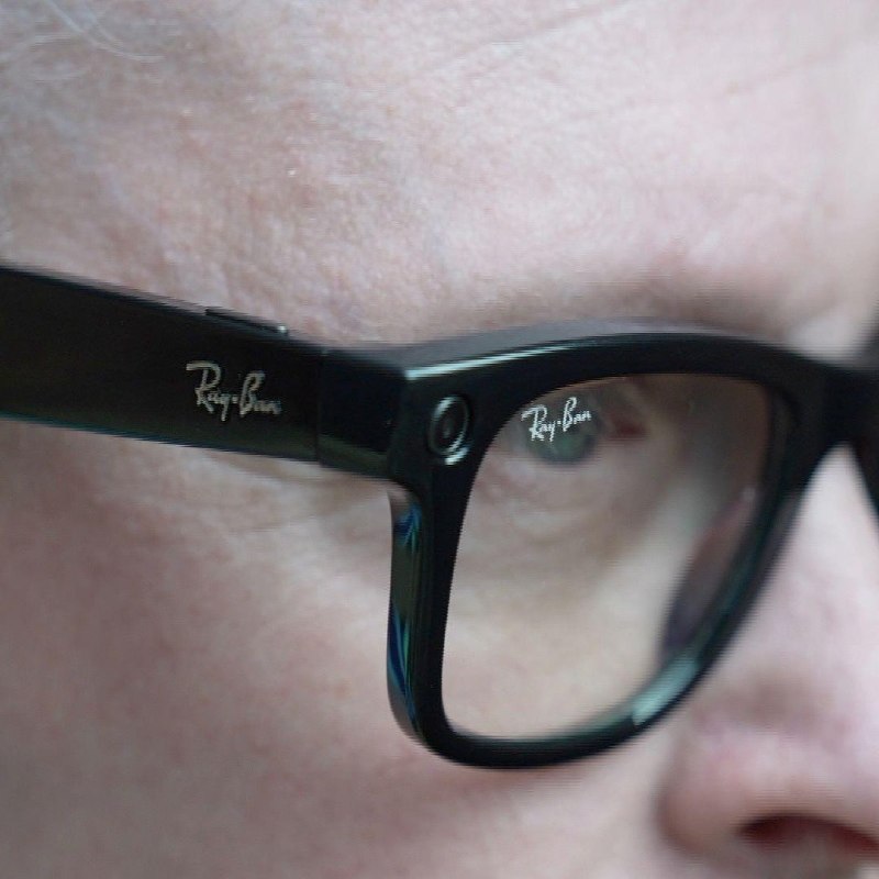 😎 Фантастика: незрячий мужчина планирует пробежать марафон с помощью умных очков и поддержки людей с