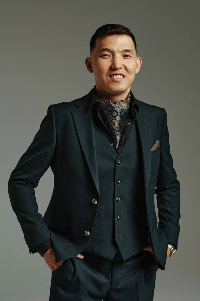 Бесплатно подшив брюк при покупке костюма до конца мес...