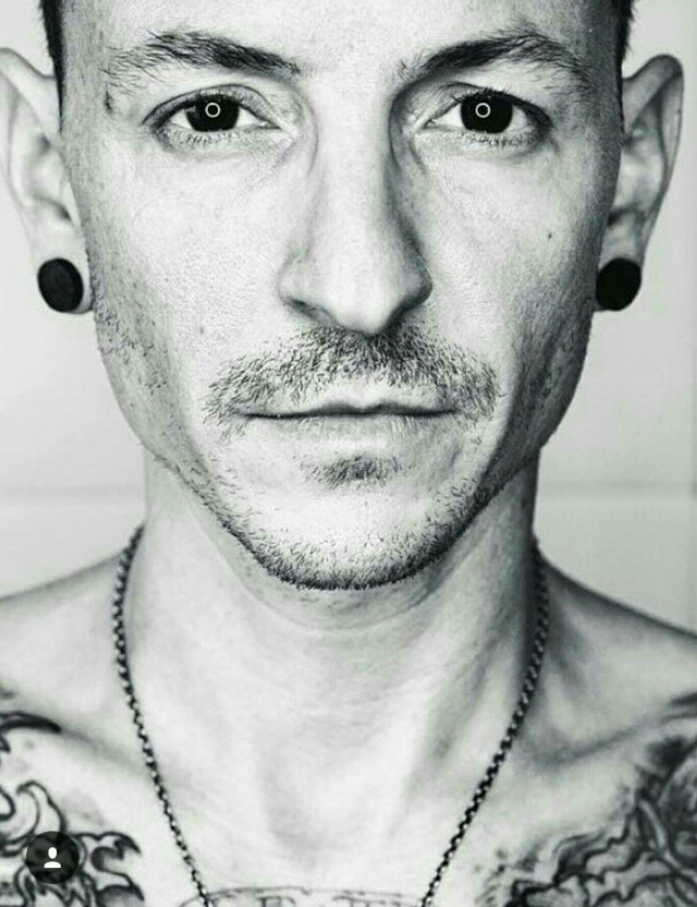 20 марта 1976 г., родился Chester Bennington (R.I.P.)
