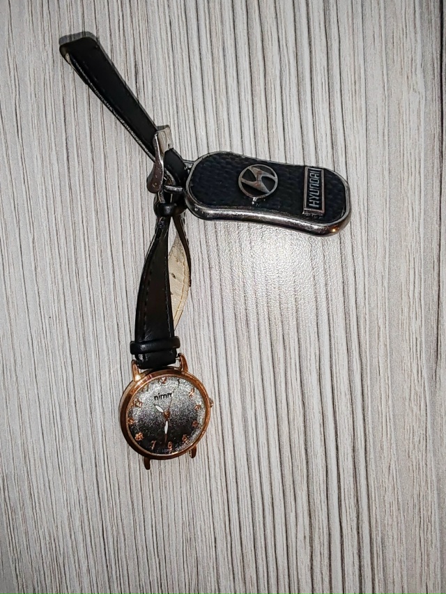 Здравствуйте, чья потеряшка? На конечке, на остановке н...