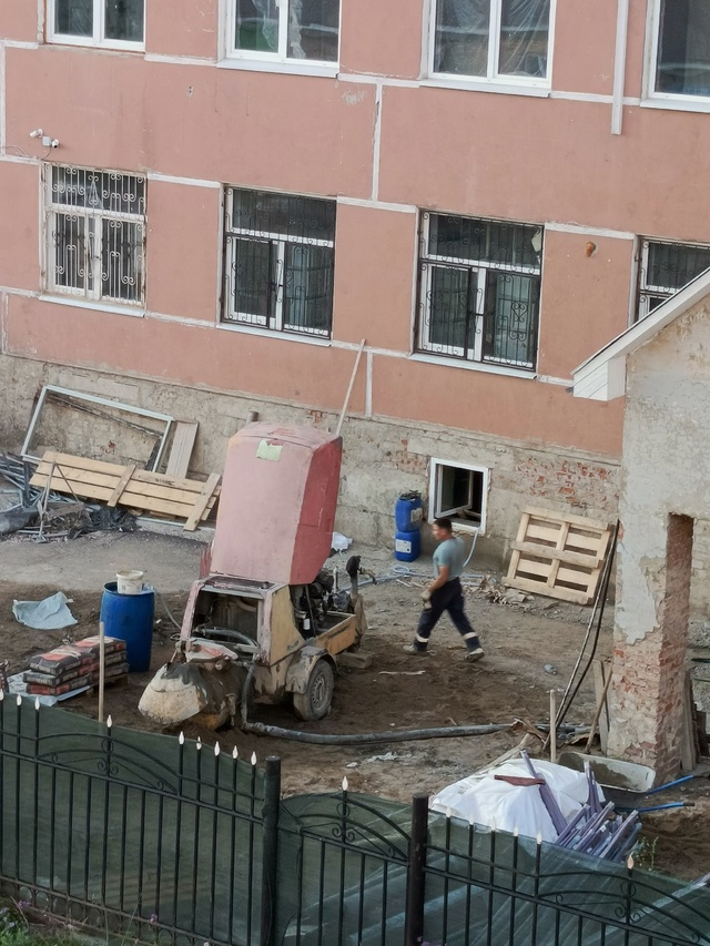 Почему время 21:20 и это тарахтение не заканчивается, цел...