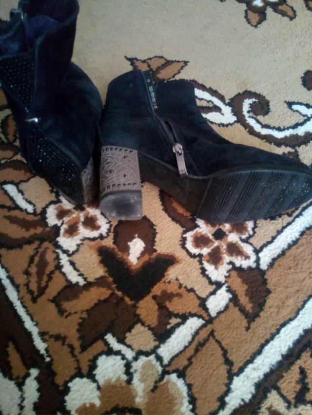 Отдам ботильоны 38 и 37 р -р в отличном состоянии, набойки...