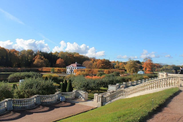 Кадры с осенней прогулки по Петергофу 🍁