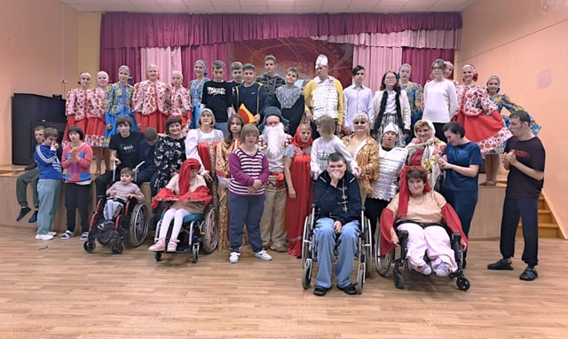 В Арзамасе волонтеры поставили спектакль с особенными...