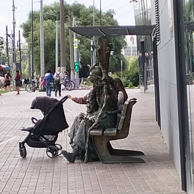 А Яга-то бабушкой стала! 🤣
Поздравьте старушку, когда ...