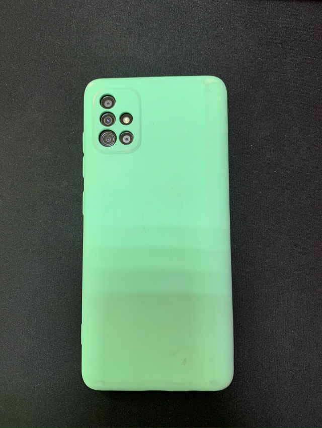 На пункте выдачи вайлдберриз, по адресу Вахрушева 15, же...