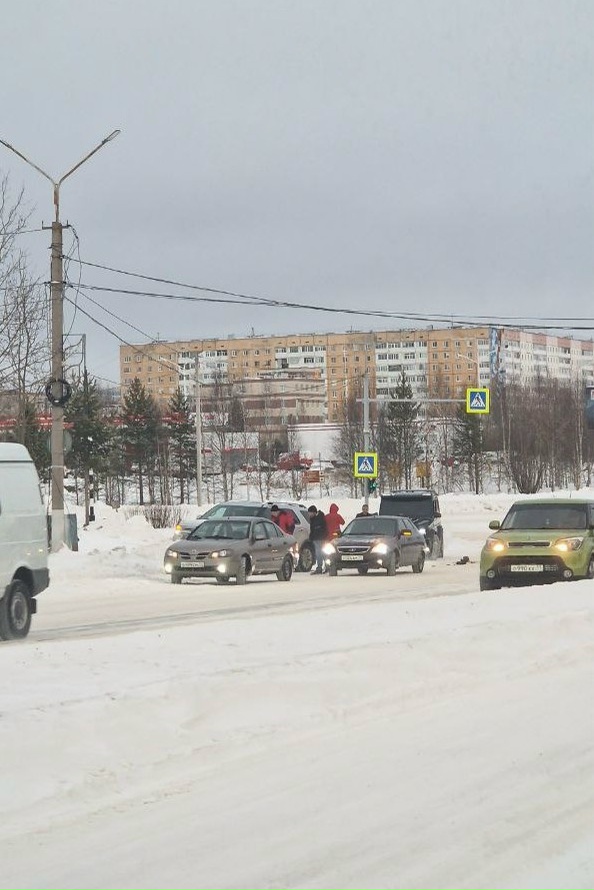 ДТП на Нефтяников, будьте осторожны на дорогах!