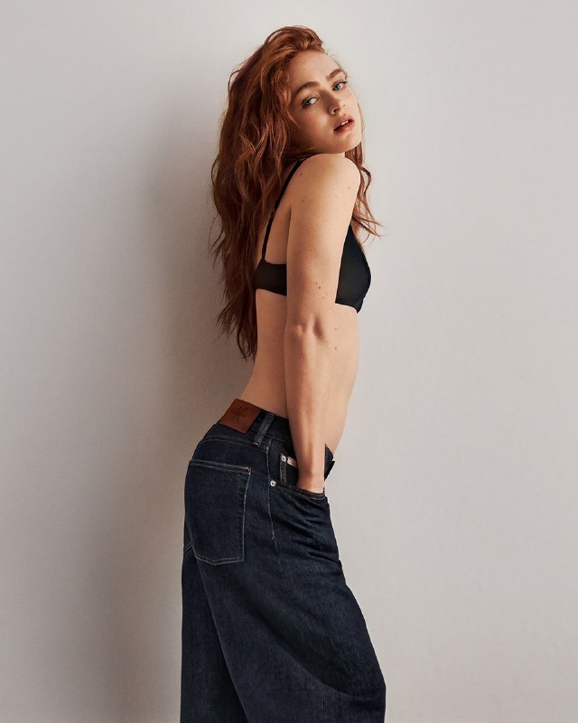 Соцсети взорвала новая реклама Calvin Klein с Сэди Синк из «Очень странных дел» и «Человека-паука»