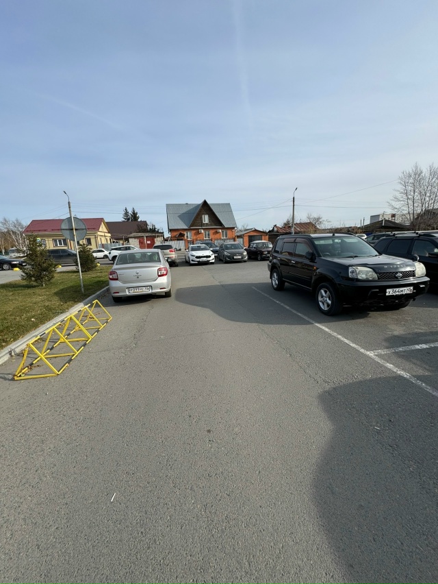 Мужики, коллеги, ну не ставьте вы машины на повороте, си...