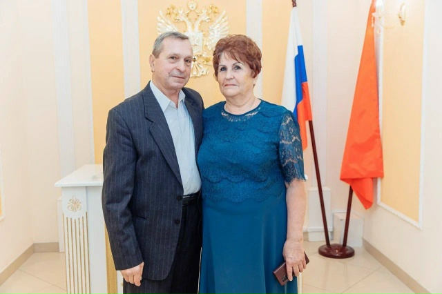 В ЗАГСе Орехово-Зуева поздравили супружеские пары, кот...