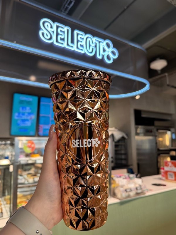 Вааау, гляньте какой классный мерч завезли в московские Select Перекрёстки!
Есть оч стильный золоти