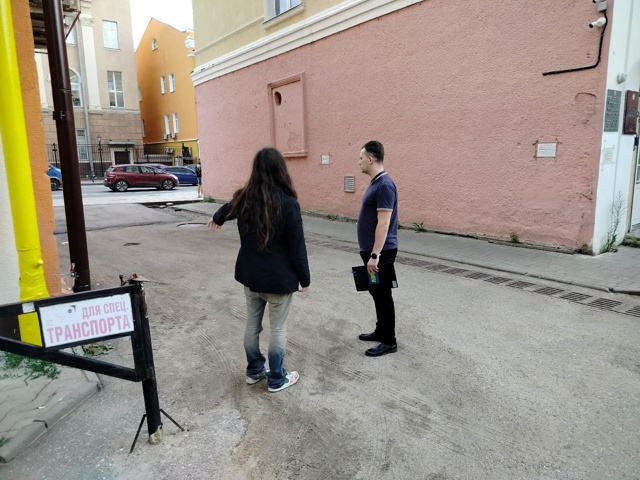 ☔️ После дождей вода подтапливает дом в Смоленске.
В...
