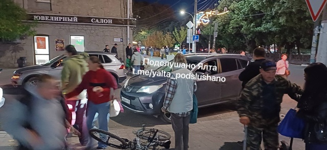 Может пора нарисовать уже зебру?
Разборки на запарков...