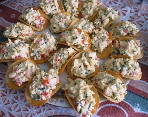 Закуска на чипсах: 7 вариантов оригинальной начинки