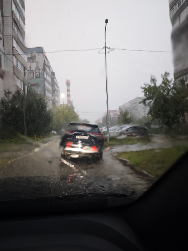 😡 Сегодня 5 августа
Улица Строителей возле 24 дома. Уже...