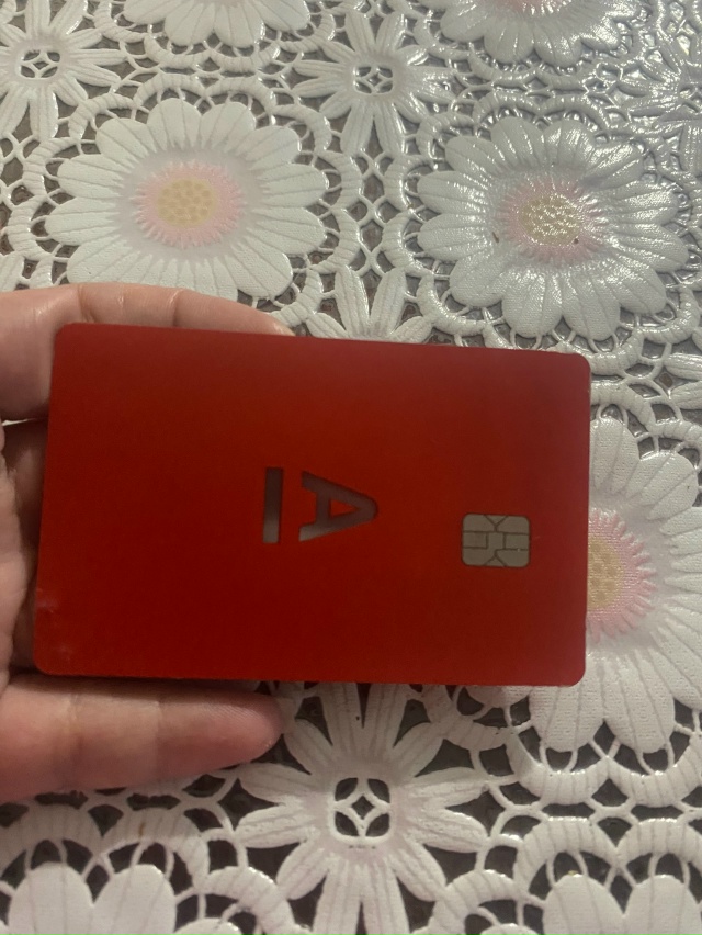 Найдена карта,ул.Ласьвинская около магазина цветочный