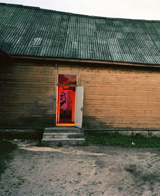 Вот так проводило время молодежь в 90-х годах
Без фильт?...