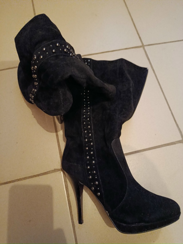 Отдам даром. Новые, р37 р38 р39-40. Высокий каблук. Обращать?...