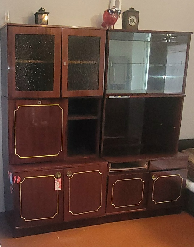 Отдам, может кому-то надо в гараж или на дачу.