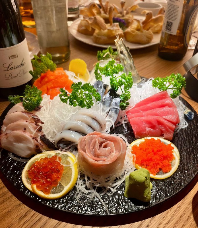 В Москве на месте магазина New Balance на Тверской открылся ещё один ресторан северокорейской кухни