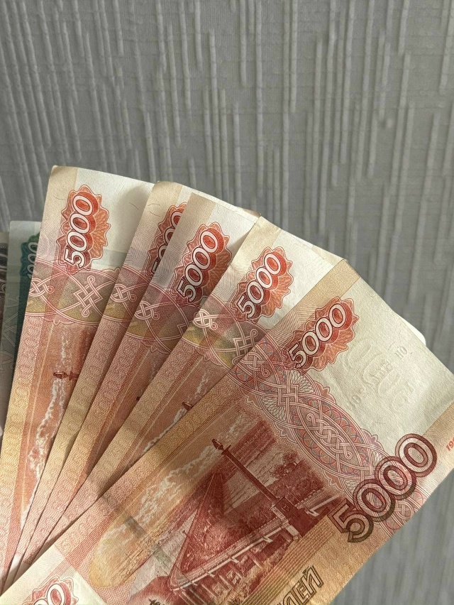 Средняя зарплата в Мурманской области в 2025 году - 122.000 р...