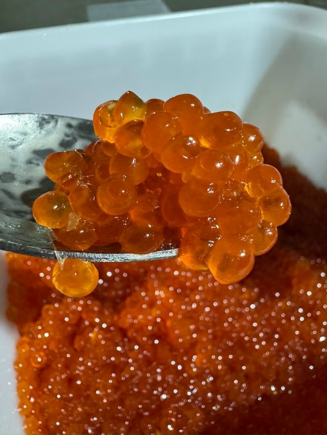 В продаже красная икра горбуши и кеты 2025 года
Не горчи?...