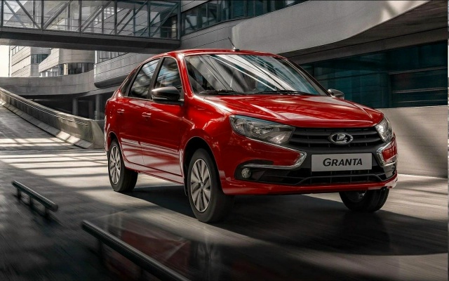 🚘 АвтоВАЗ снизил цены на Lada Granta на 81 тысячу рублей, убр...