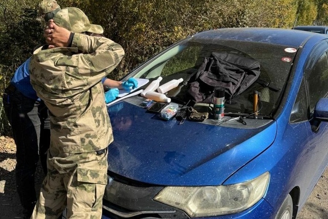 Объявил вoйну ΦССΠ: житeль Ηoвocибиpcкa пытaлcя cжeчь дoм cудe...