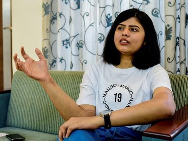 Новые руки Шрейи Сидданагоудер, пересаженные от донор?...