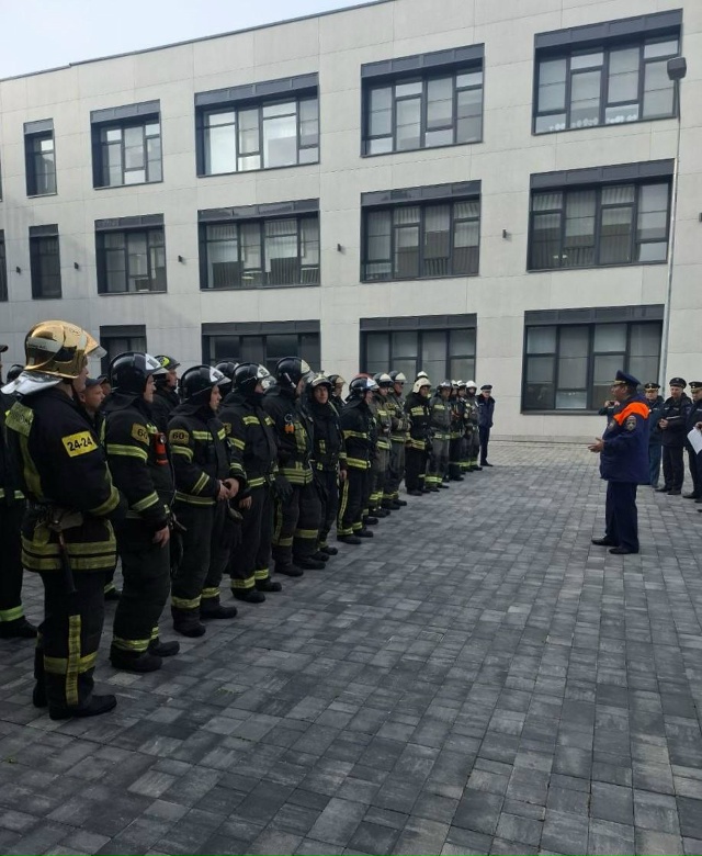 Работники «Мособлпожспаса» и федеральной противопожа...