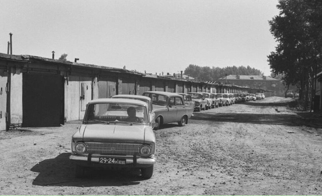 А правда ли, что в СССР без отметок о техосмотрах машин?...