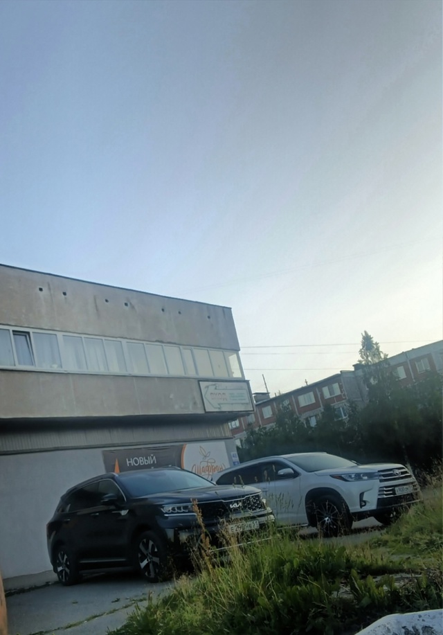 Скажите, а тут парковку у виты открыли что ли. Я что то п...