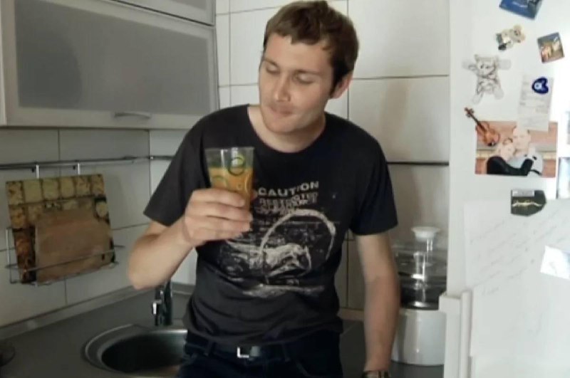 Квартиру из сериала «Реальные пацаны» выставили на продажу за 18,6 млн рублей.
Речь о жилье героя