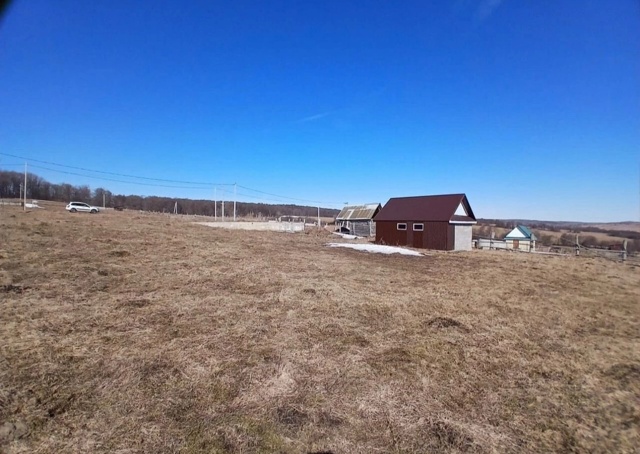 Продаю земельный участок с фундаментом и с ХОЗБЛОКОМ ...