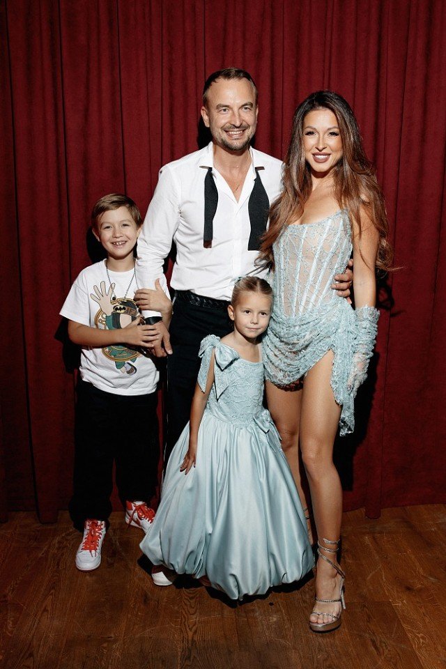 Дeти Нюши и Игоря Сивова послe развода остались жить с о...