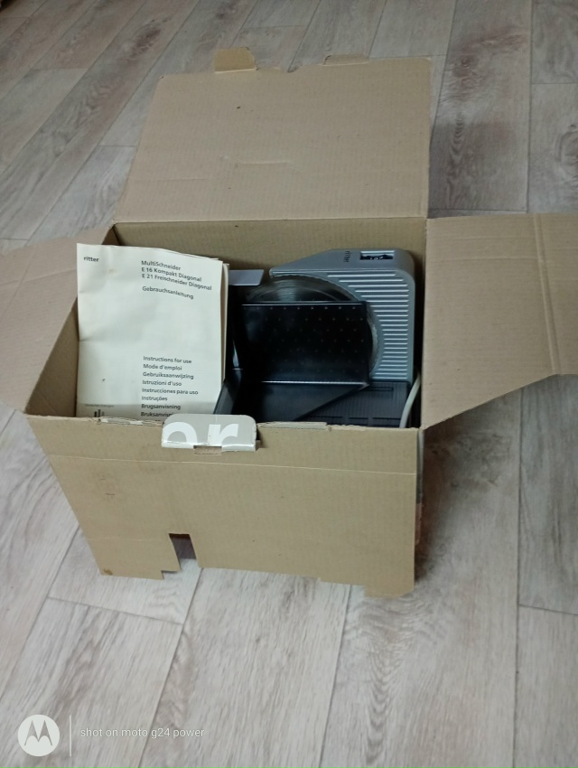 Слайсер ломтерезка
Бу один раз
Привезена из Германии, ?...