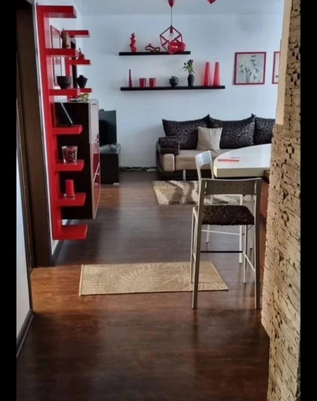 Продам квартиру в двухквартирном брусовом доме 100м². Т...