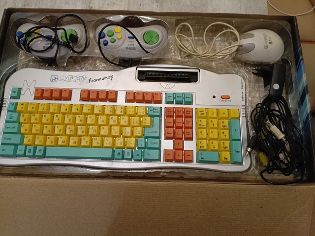 Продам в комплекте много картриджей но нужно заменить ...