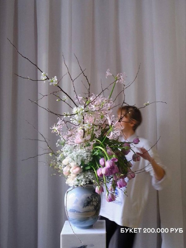 Столичные флористы показали, сколько стоит высокоранговый букет на 8 марта.
По их словам, такие ко