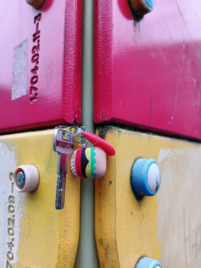 Кто потерял ключи на Толмачева 2
На детской площадке ко...