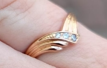 Утерено кольцо предположительно в маршрутке номер 4. Н?...