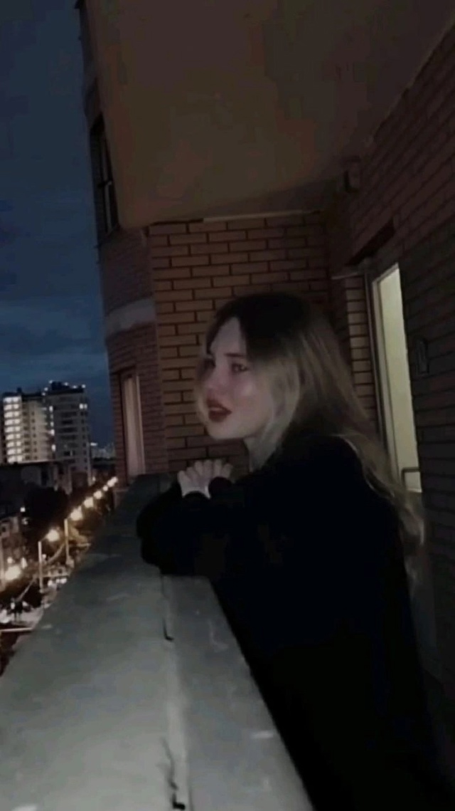 В Волгоградской области молодая пара возлюбленных над...