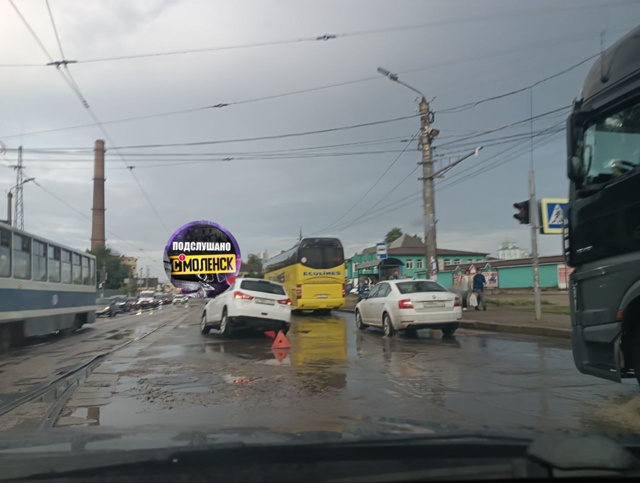 Ну вот, дождались! Сегодня машина провалилась прямо на ...