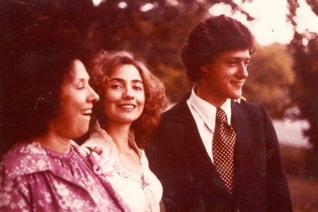 Хиллари Клинтон поделилась фотографиями со своей свад...