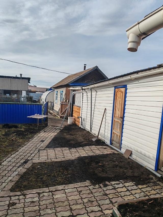 Продам трёх комнатную квартиру в двух квартирном кирп?...