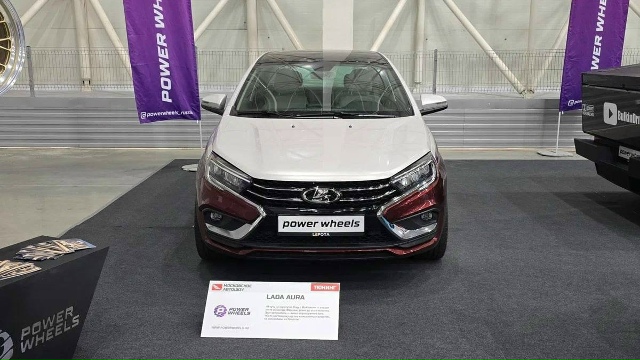 Лада теперь Майбах, но есть нюанс...
На выставке в Москв...