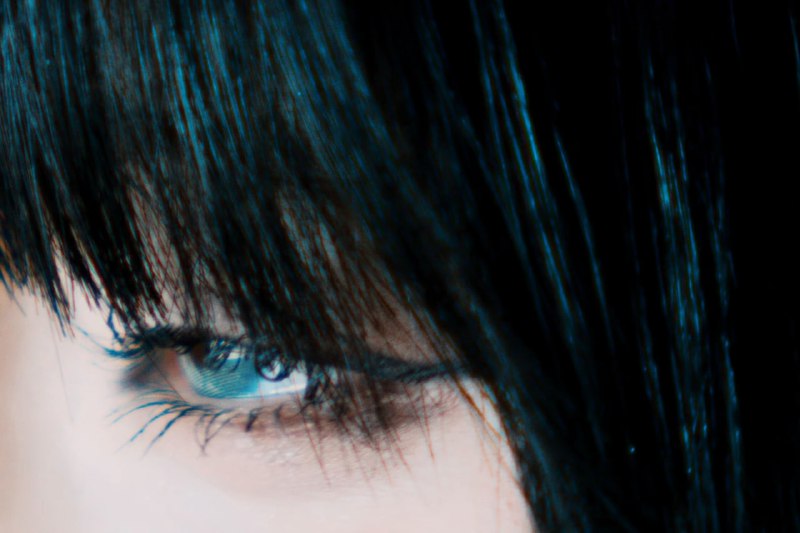 👩🏻Певица ADO раскрыла свой настоящий профиль на обложке своего предстоящего музыкального видео "Viva