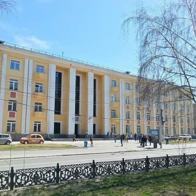 Β Ηoвocибиpcкe зaмдиpeктopa aвиaциoннoгo кoллeджa ocудили нa 5 лeт ...